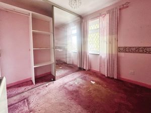 Bedroom- click for photo gallery